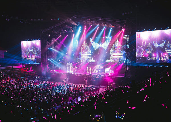 Colorful arena concert with flashy appearance